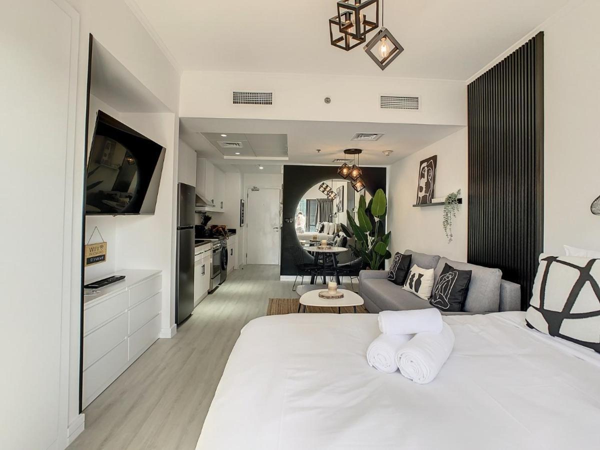 Luxury Modern Studio In Jlt With Amazing View & Rooftop Pool - Sleeps 3 Dubai Exteriör bild
