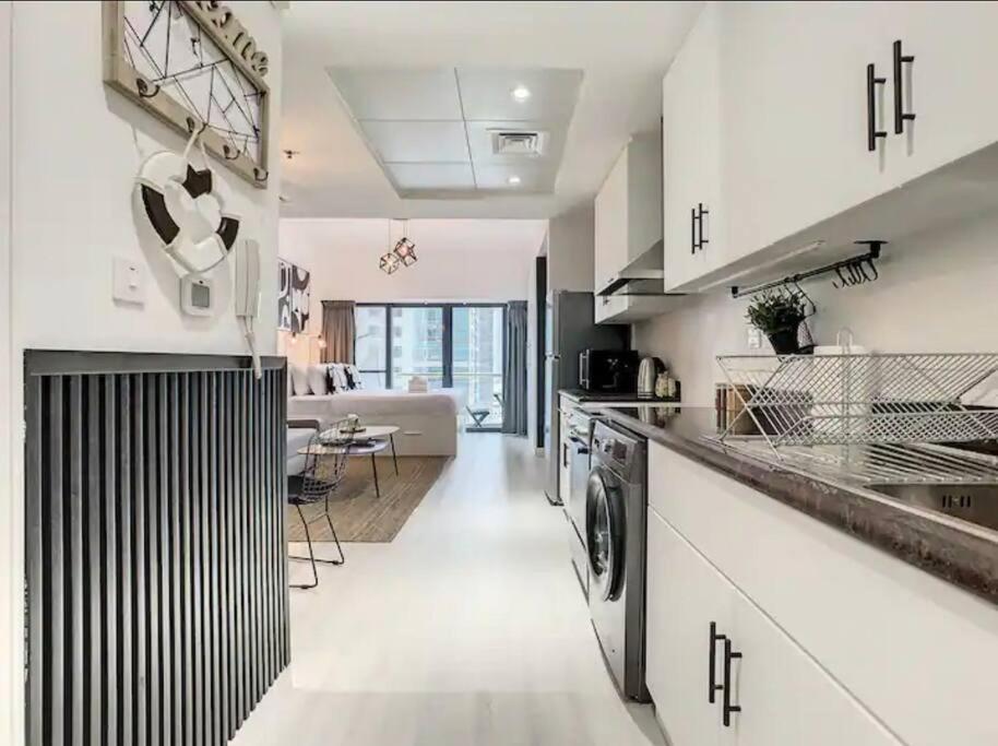 Luxury Modern Studio In Jlt With Amazing View & Rooftop Pool - Sleeps 3 Dubai Exteriör bild