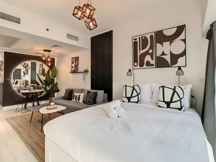 Luxury Modern Studio In Jlt With Amazing View & Rooftop Pool - Sleeps 3 Dubai Exteriör bild